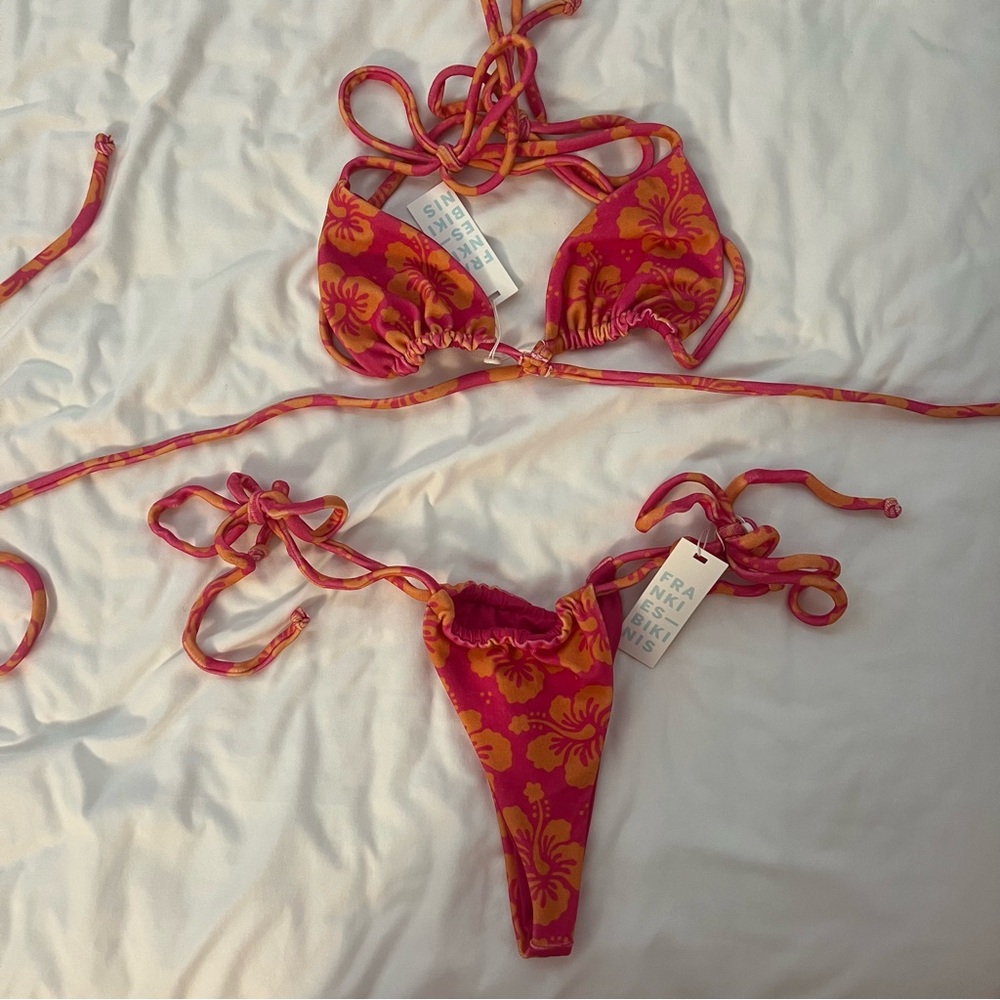 frankie’s bikinis hibiscus honey terry bikini set brand new